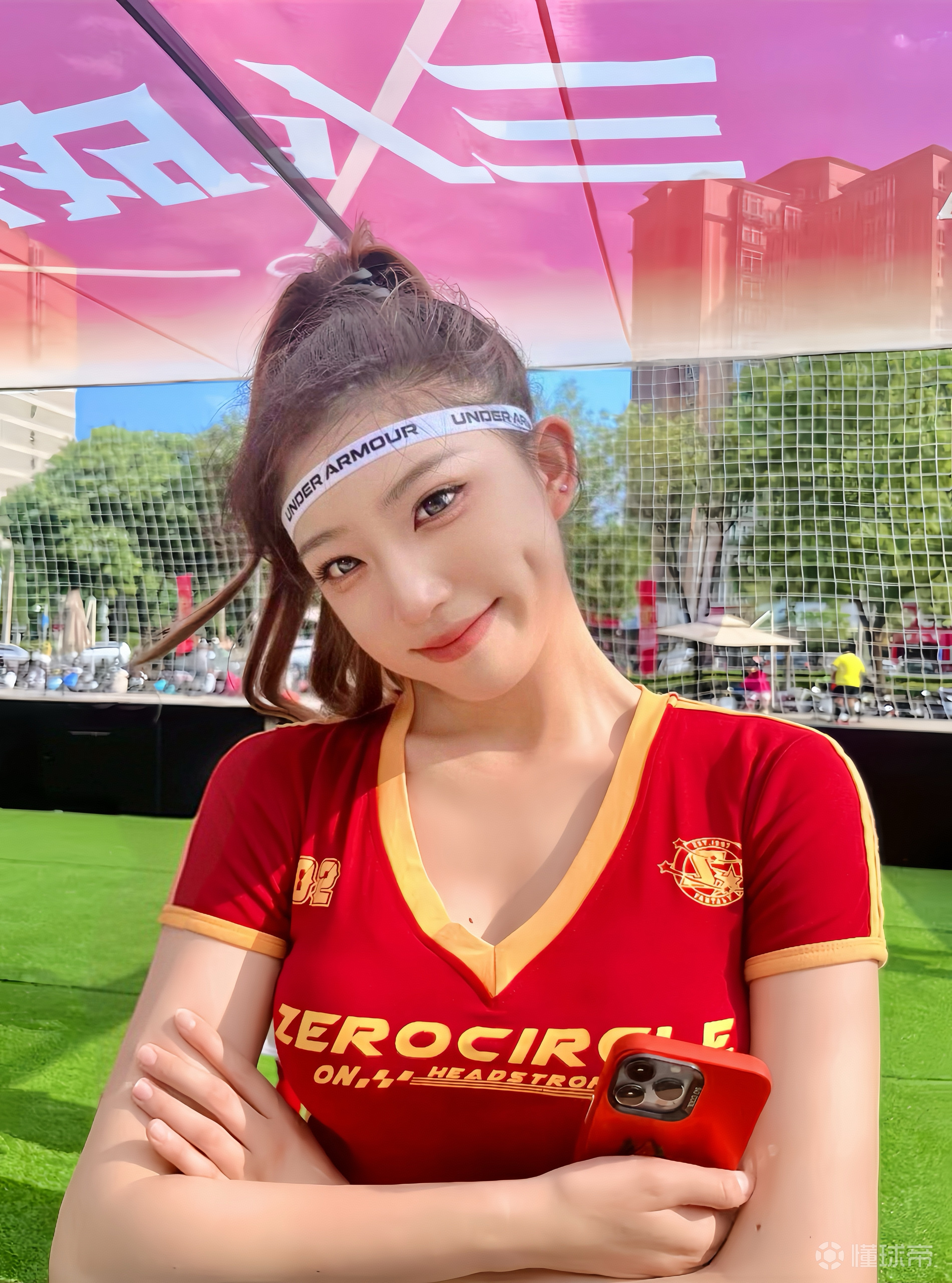 关于女足比赛选手赛场表现稳定，球迷欣喜观望的信息