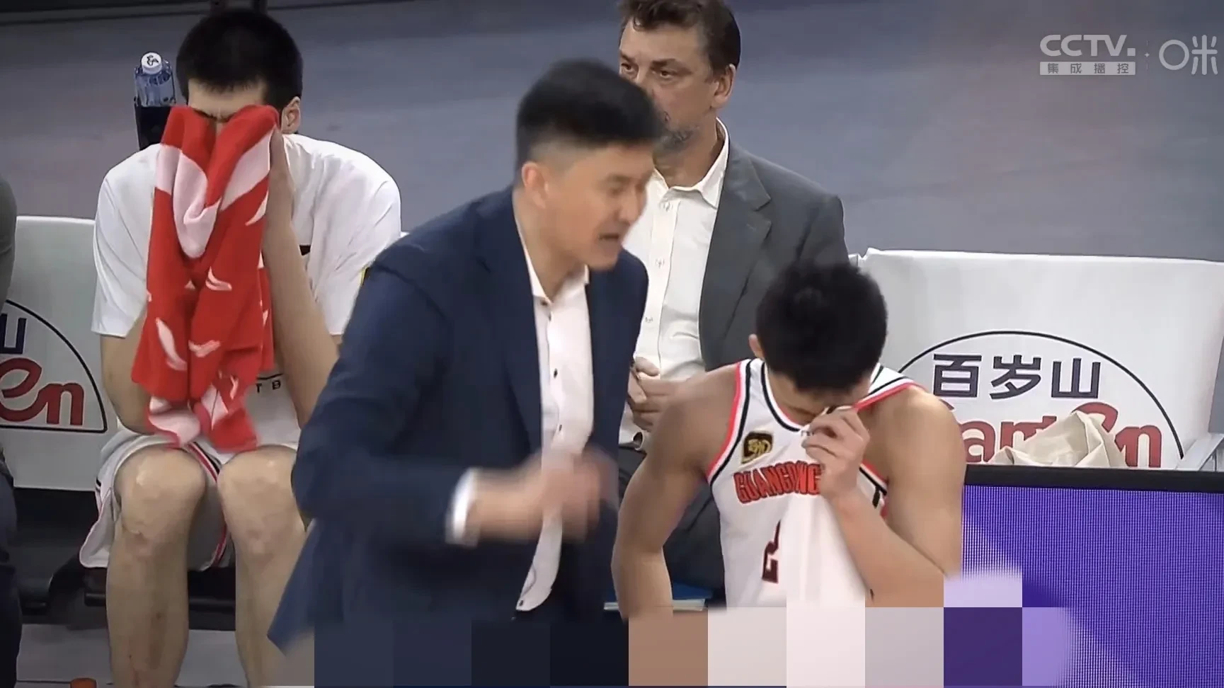 上海队险胜深圳，绝杀时刻惊艳全场的简单介绍