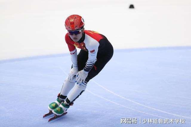 战之极限！球队困难重重拼尽全力！的简单介绍