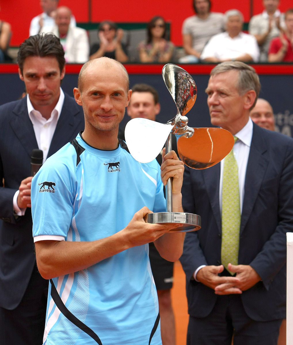 B体育培训-精彩战术部署取得胜利，球队实力无可匹敌的简单介绍