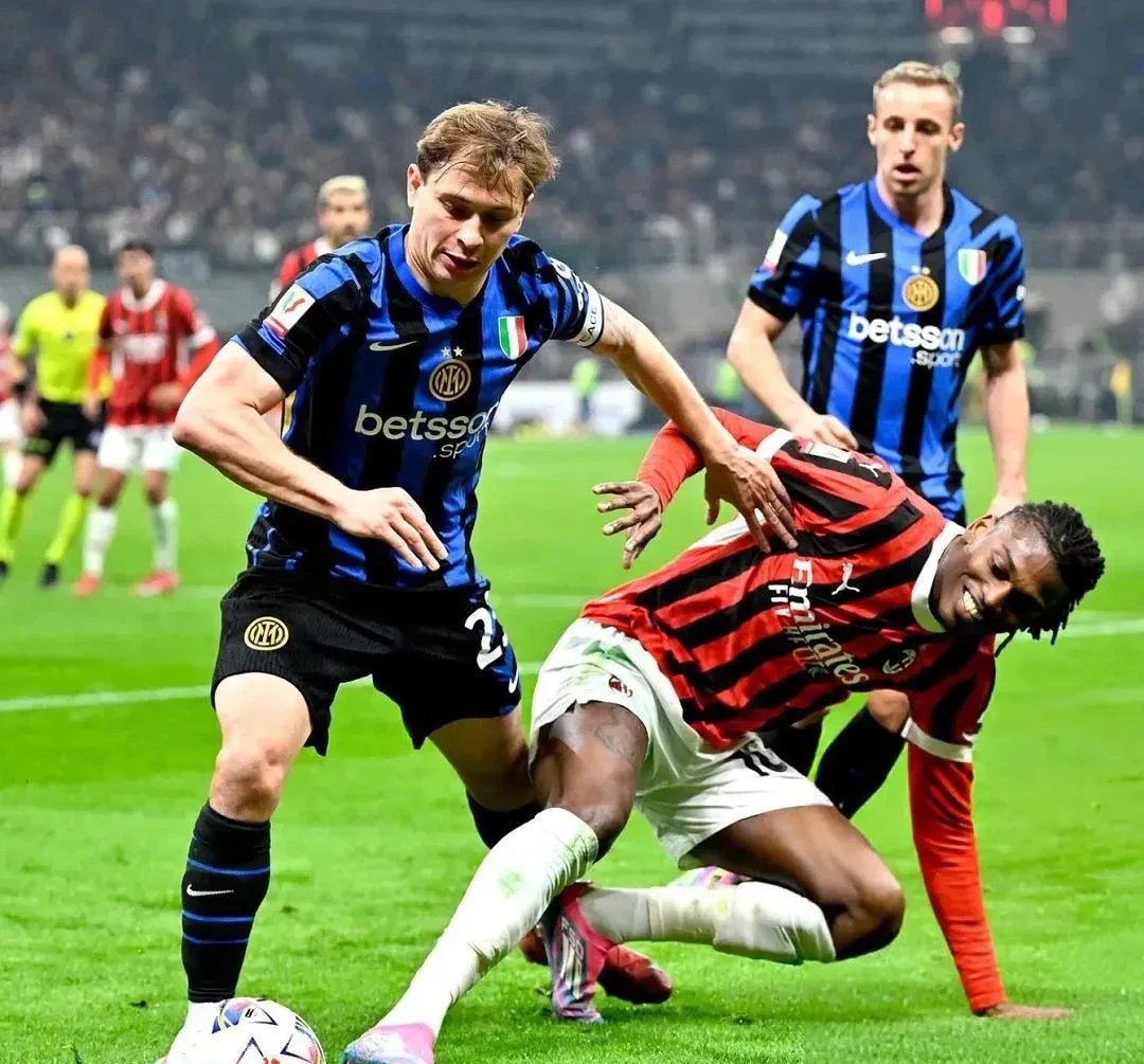 B体育培训-国际米兰惨遭ac米兰反超，尤文图斯仍稳坐榜首位置的简单介绍