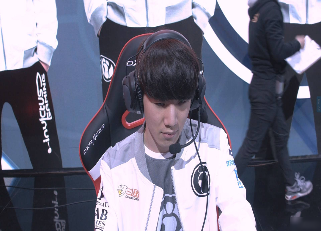 包含一战成名，外援惊艳表现震撼观众的词条