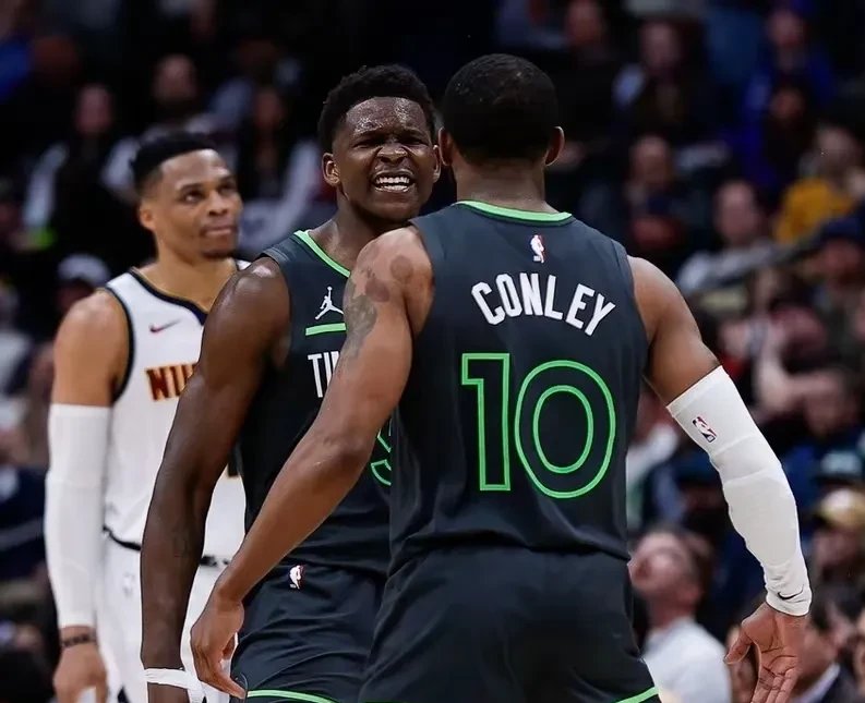 B体育app-绿衫军轻取灰熊，沃克极尽全力率队获胜