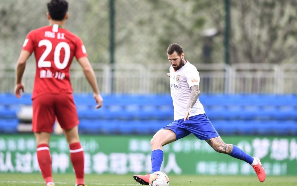 包含鲁能客场大胜华夏，将积分榜排名超越对手的词条