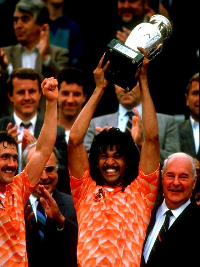 欧洲国家队比赛激烈角逐，精彩纷呈的简单介绍