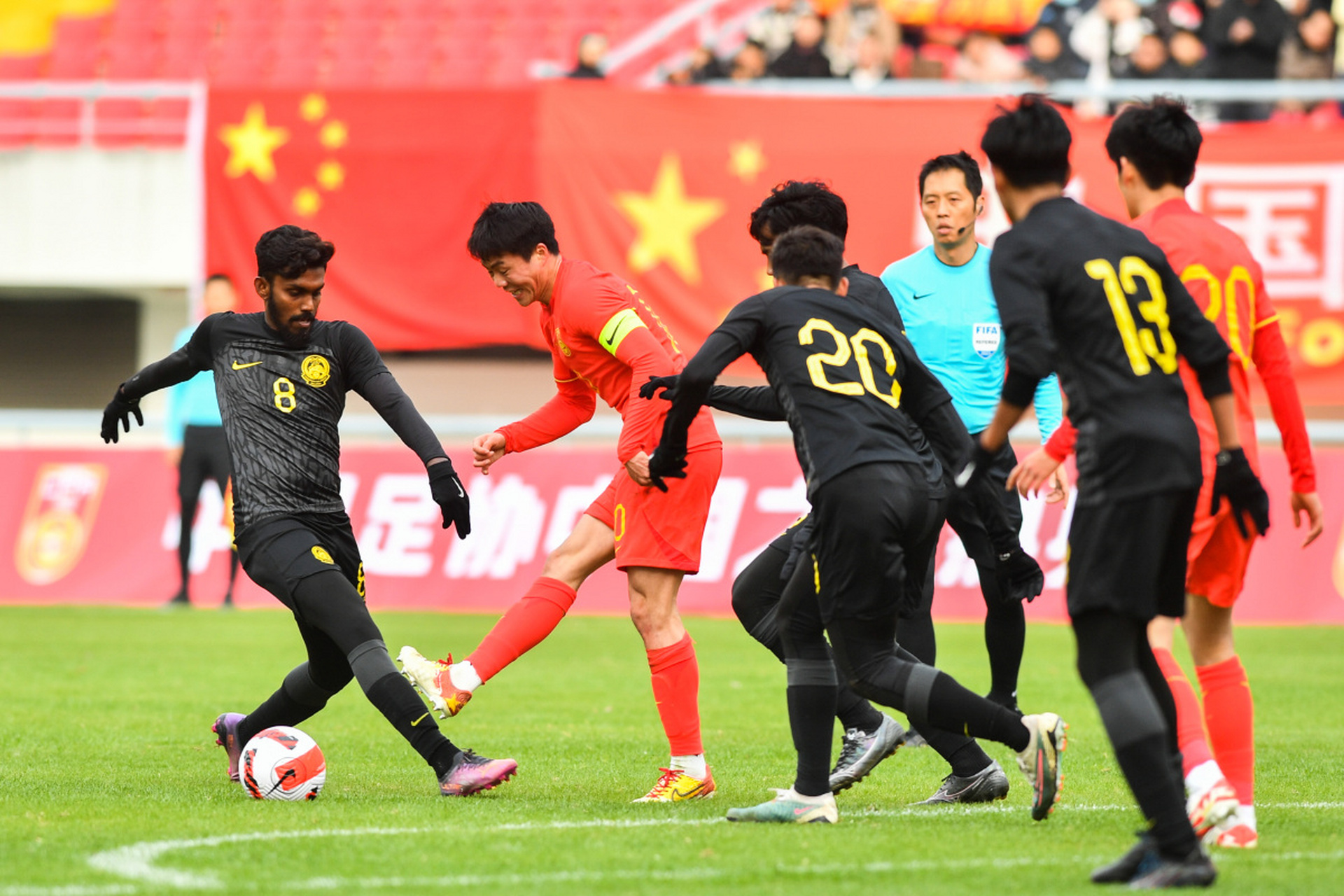 B体育app-主力球员发挥亮眼，带领球队战胜对手的简单介绍