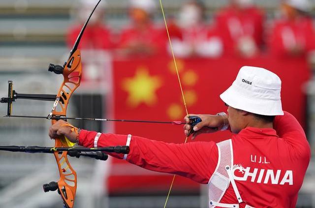 东道主运动员在射箭比赛中击败对手，晋级半决赛的简单介绍