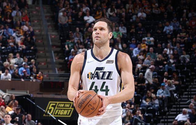 爵士客场大胜，戈贝尔抢下两双